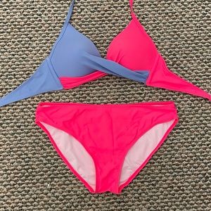 Two piece color block swimsuit.